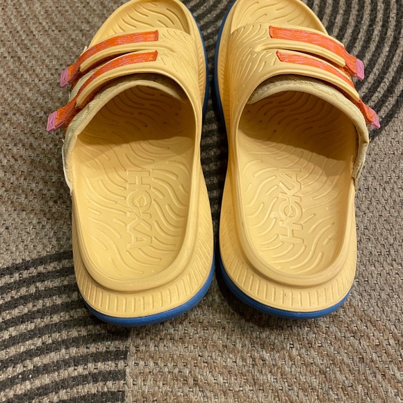 Hoka Ora Luxe recovery slides - Picture 7 of 9